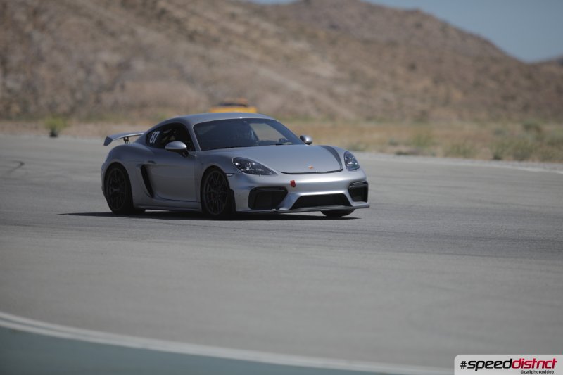 Porsche Cayman GT4