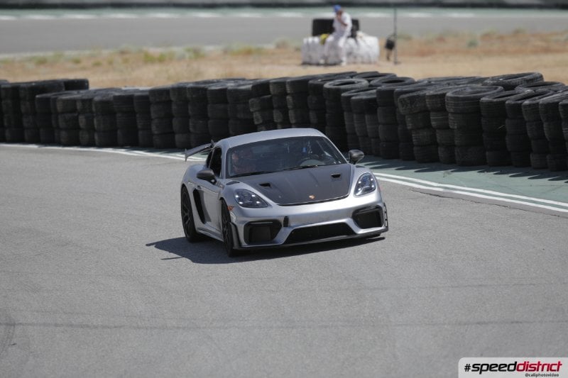 Porsche Cayman GT4
