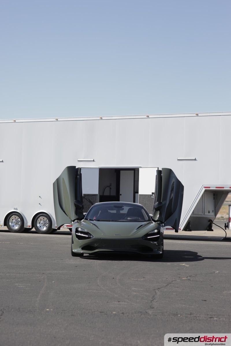 McLaren 720S olive green