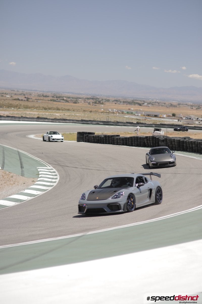 Porsche Cayman GT4 RS