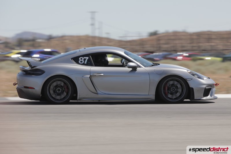 Porsche Cayman GT4