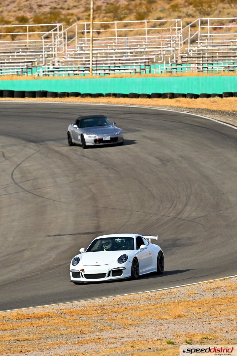 Porsche 911 GT3 RS white
