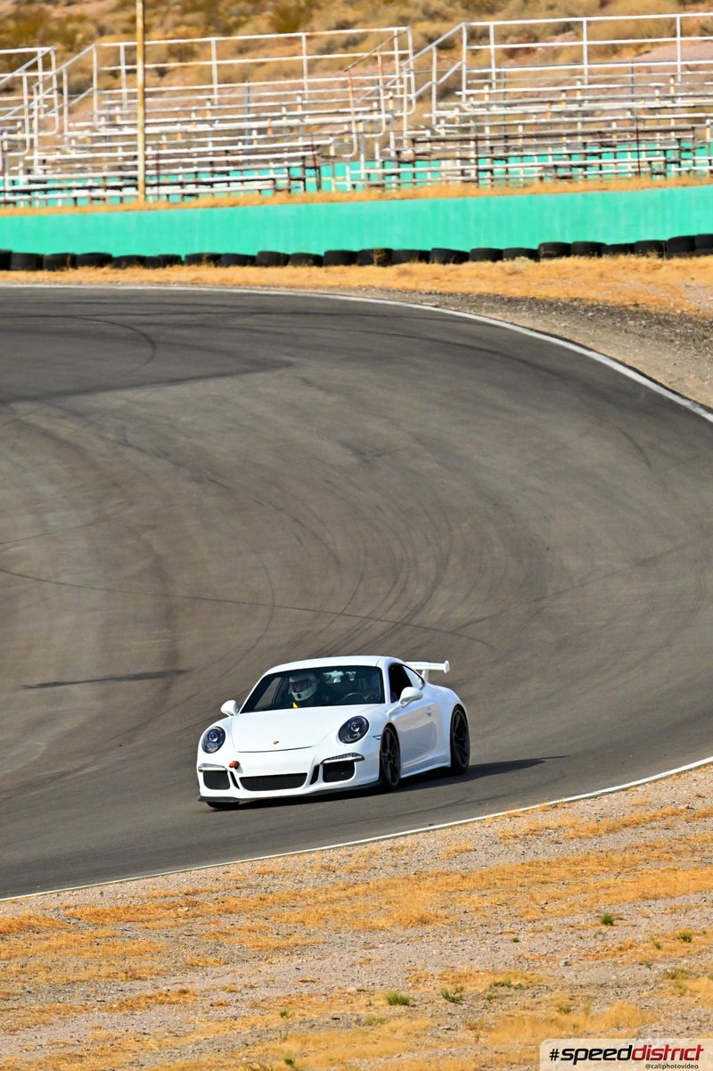 Porsche 911 GT3 white
