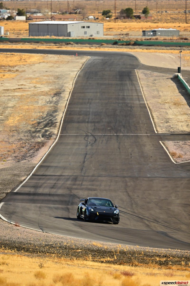 Porsche Cayman GT4 RS