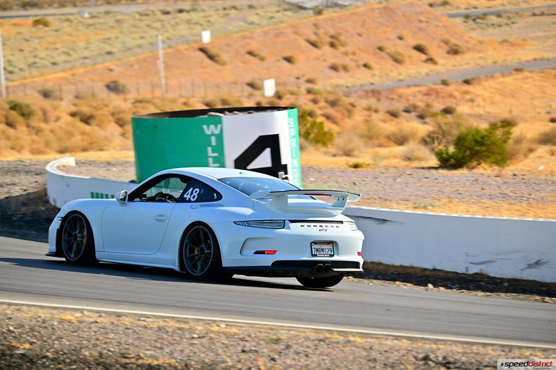 Porsche 911 GT3 white