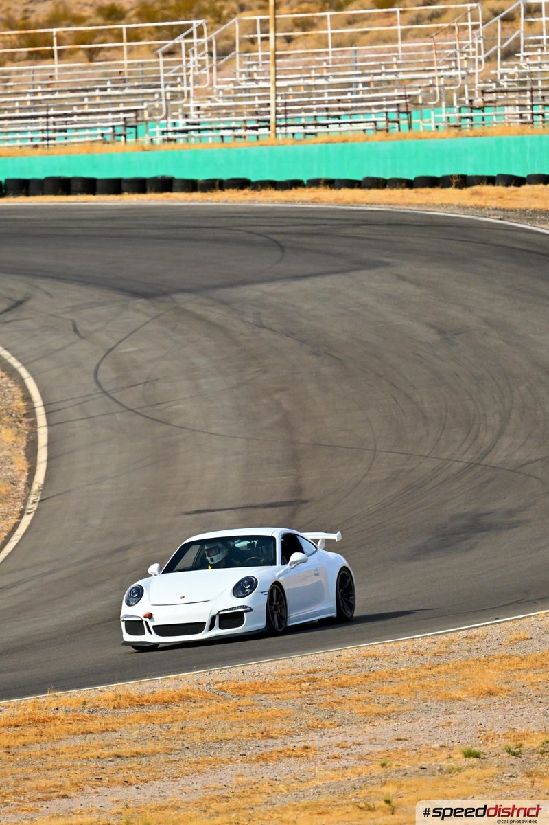Porsche 911 GT3 white