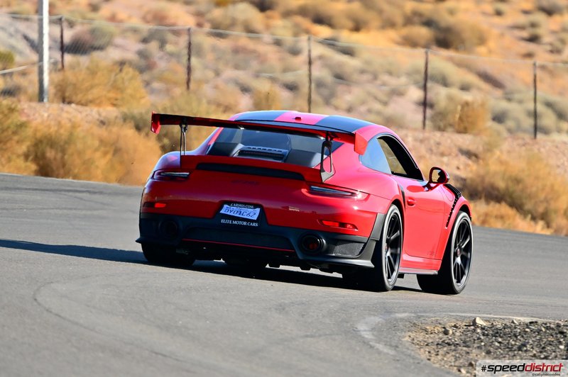Porsche 911 GT3 RS red