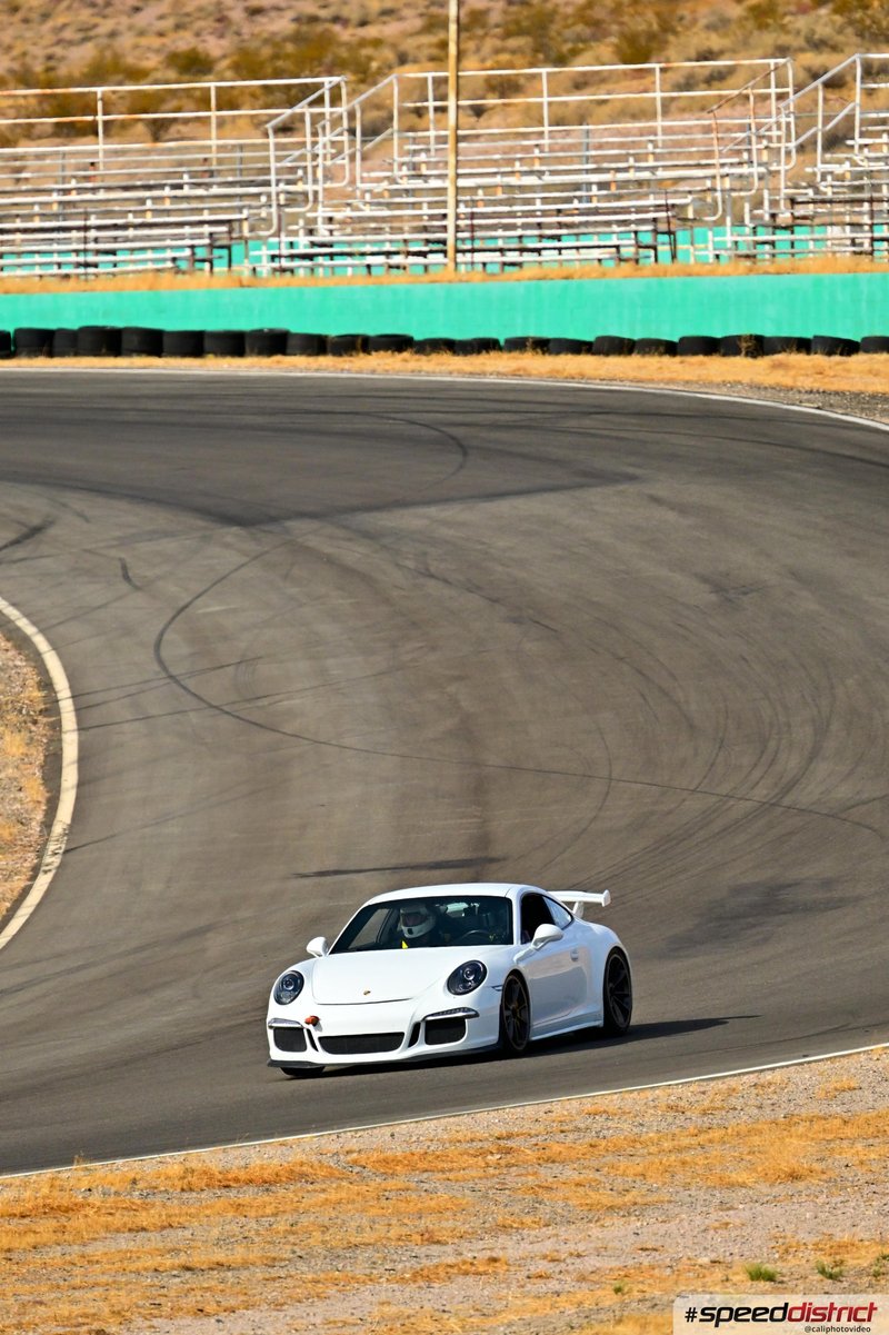 Porsche 911 GT3 white
