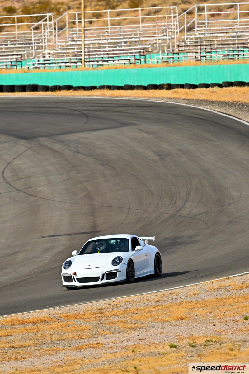 Porsche 911 GT3 white