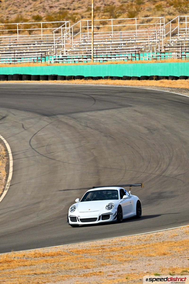 Porsche 911 GT3 white