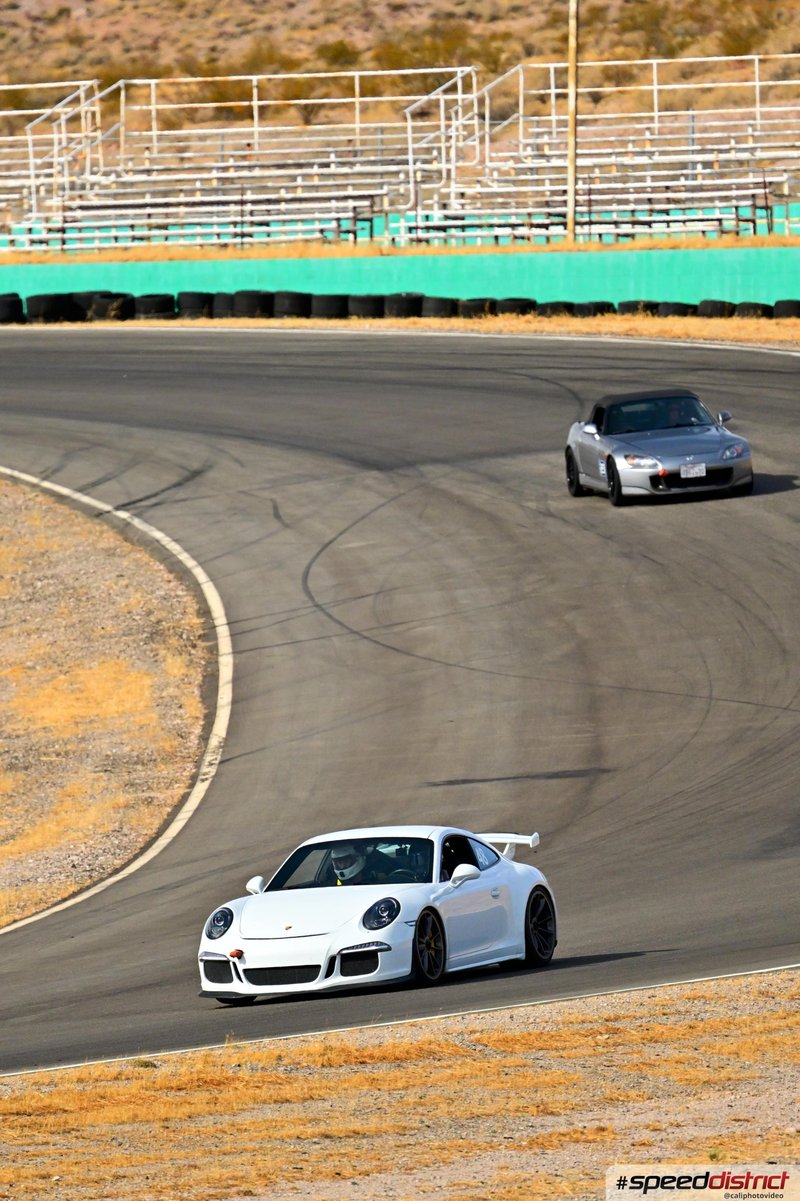 Porsche 911 GT3 RS white