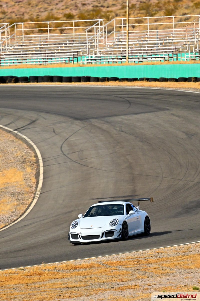 Porsche 911 GT3 white