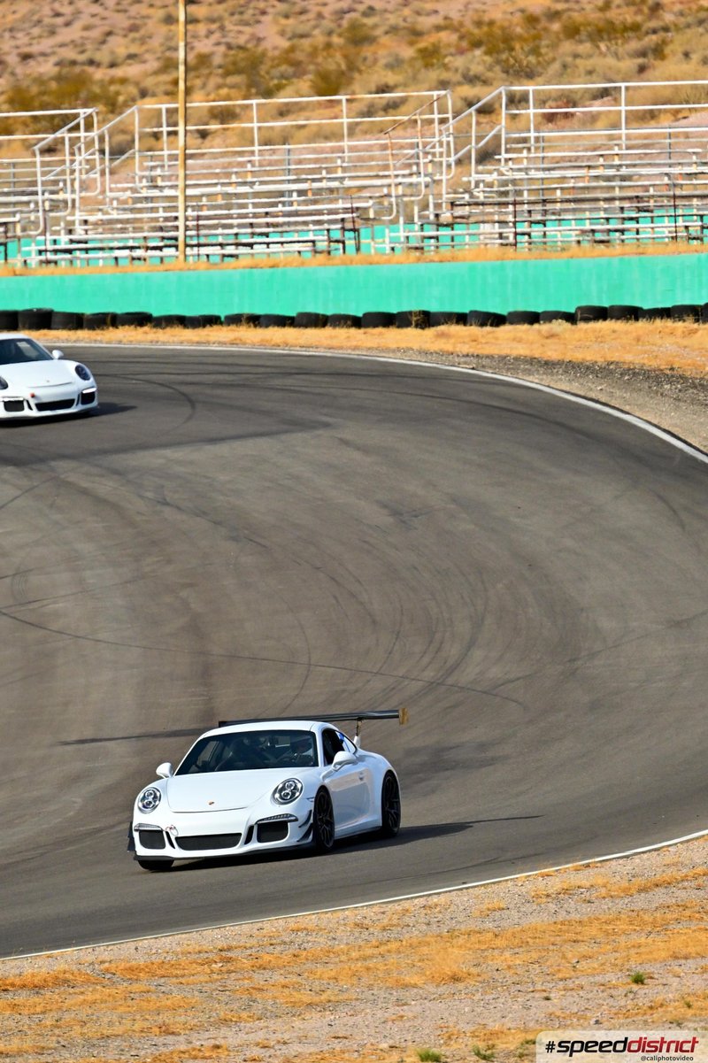 Porsche 911 GT3 white