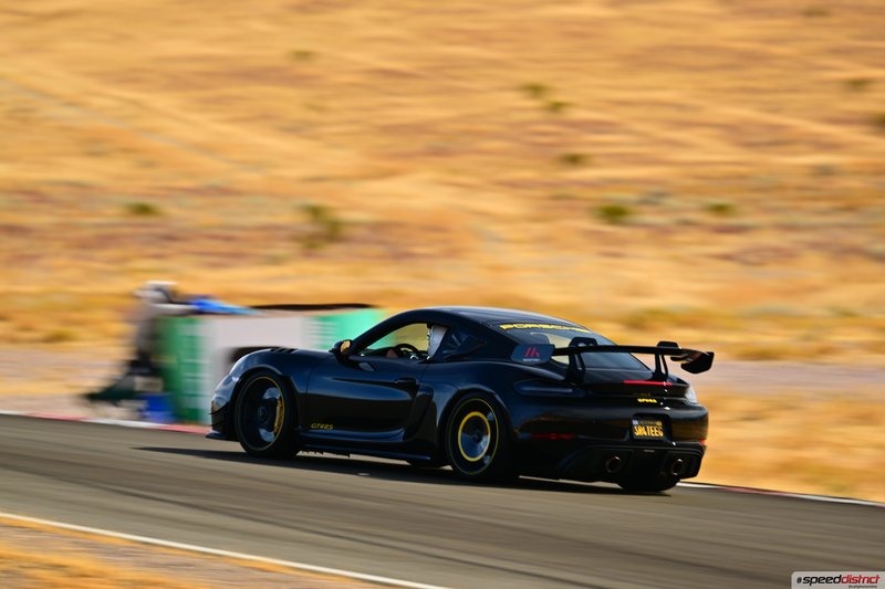 Porsche Cayman GT4 RS