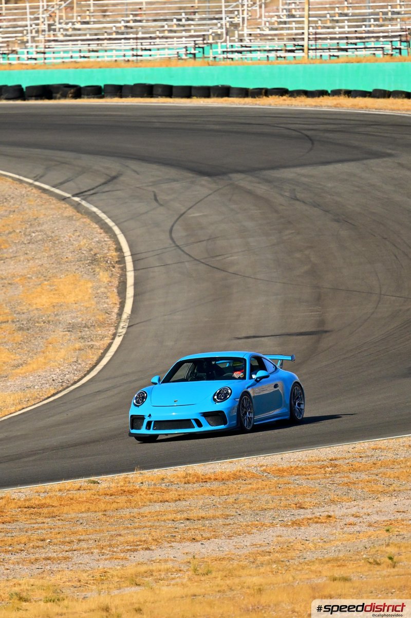Porsche 911 GT3 blue