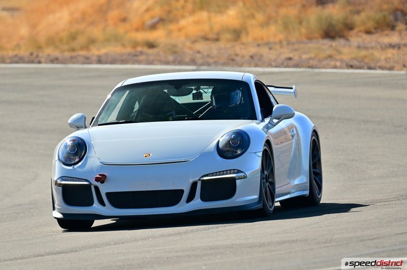 Porsche 911 GT3 RS white
