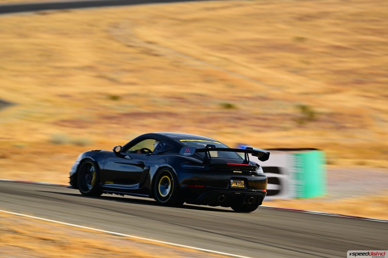 Porsche Cayman GT4 RS