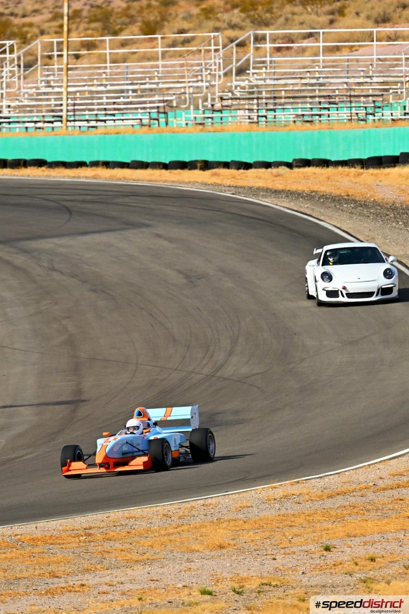 Porsche 911 GT3 white