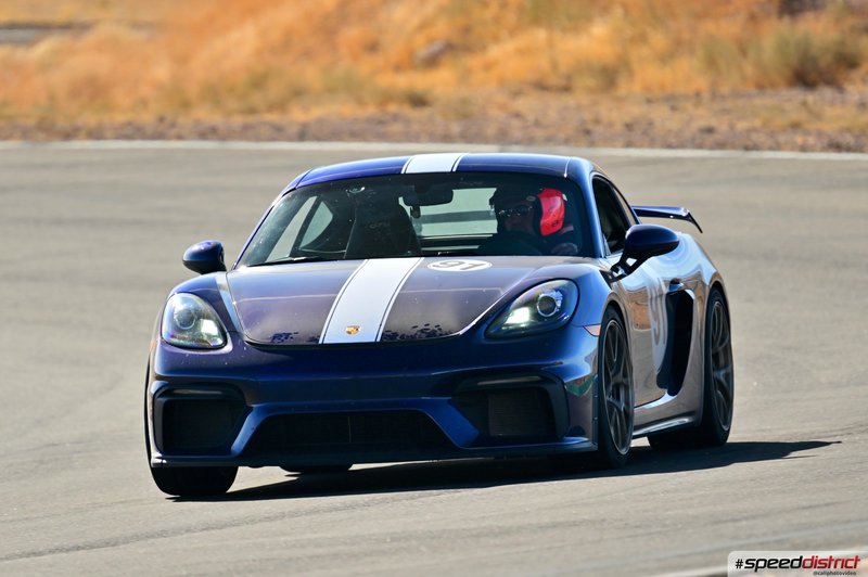 Porsche Cayman GT4
