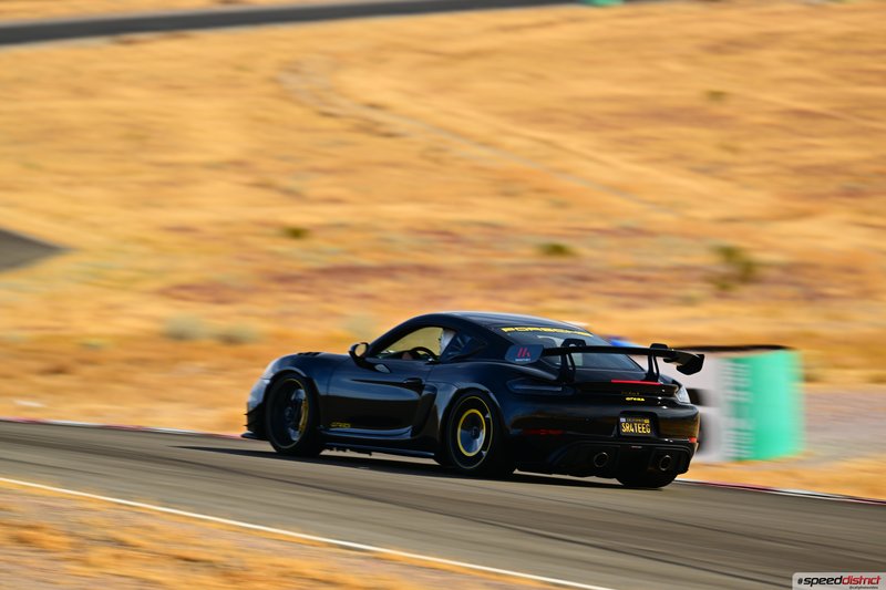 Porsche Cayman GT4 RS