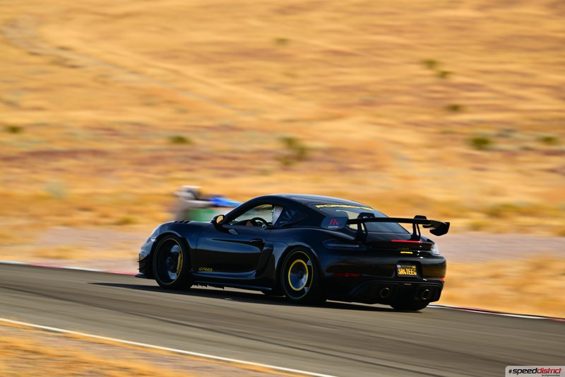 Porsche Cayman GT4 RS
