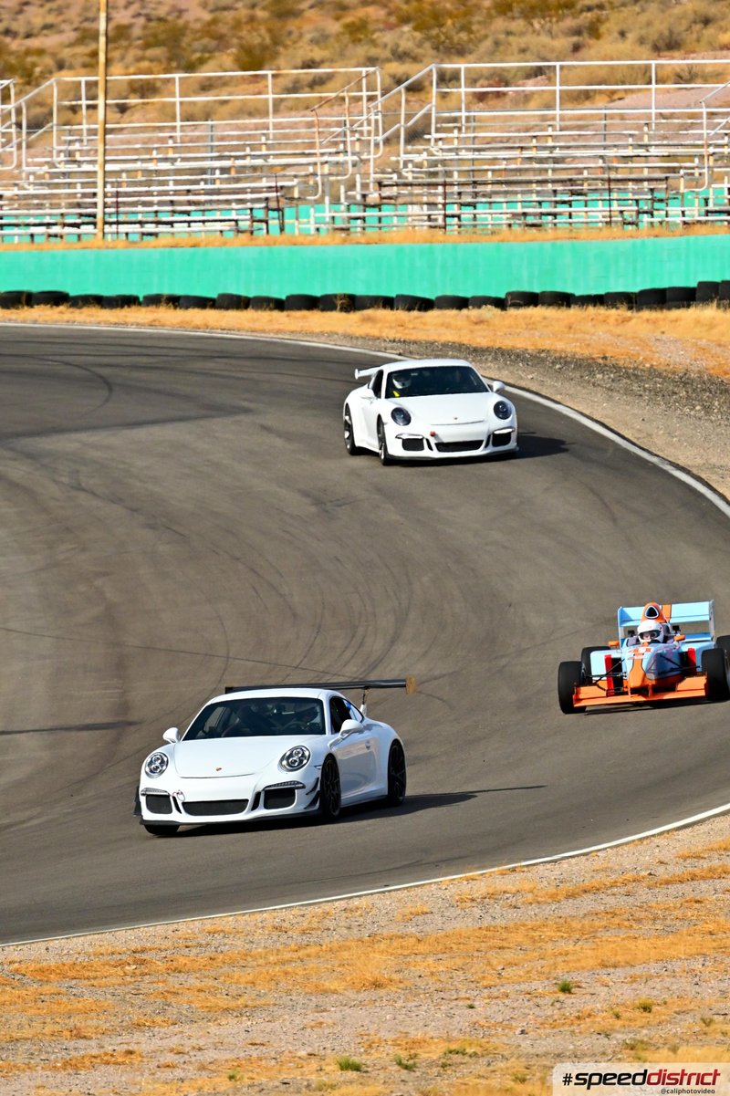 Porsche 911 GT3 white