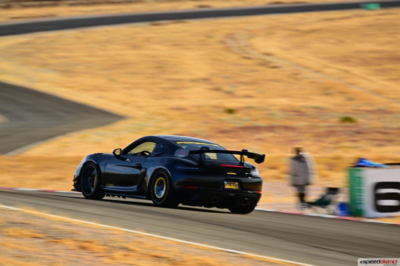 Porsche Cayman GT4 RS