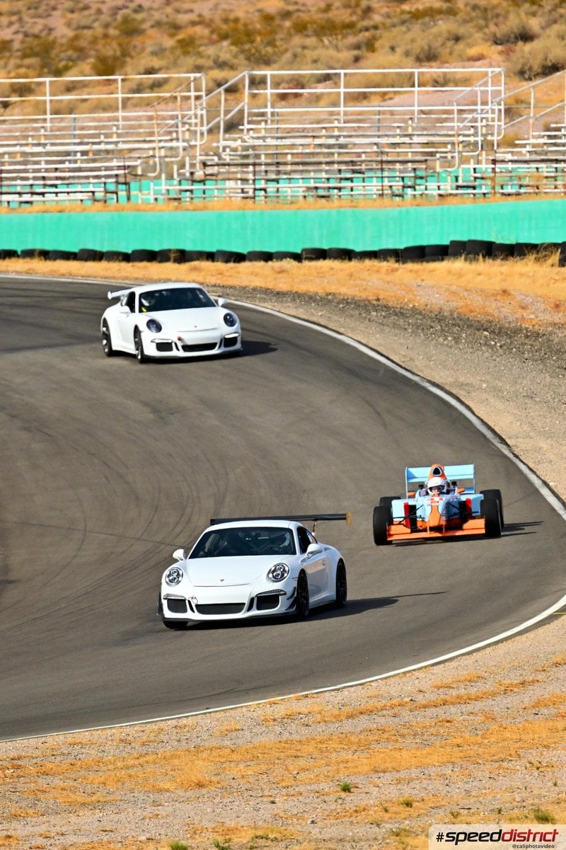 Porsche 911 GT3 RS white