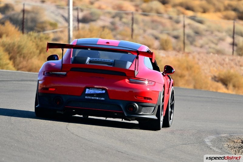 Porsche 911 GT3 RS red