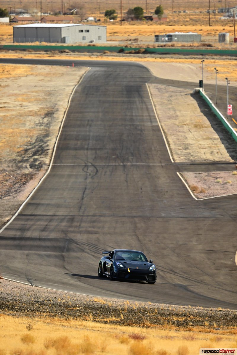 Porsche Cayman GT4 RS