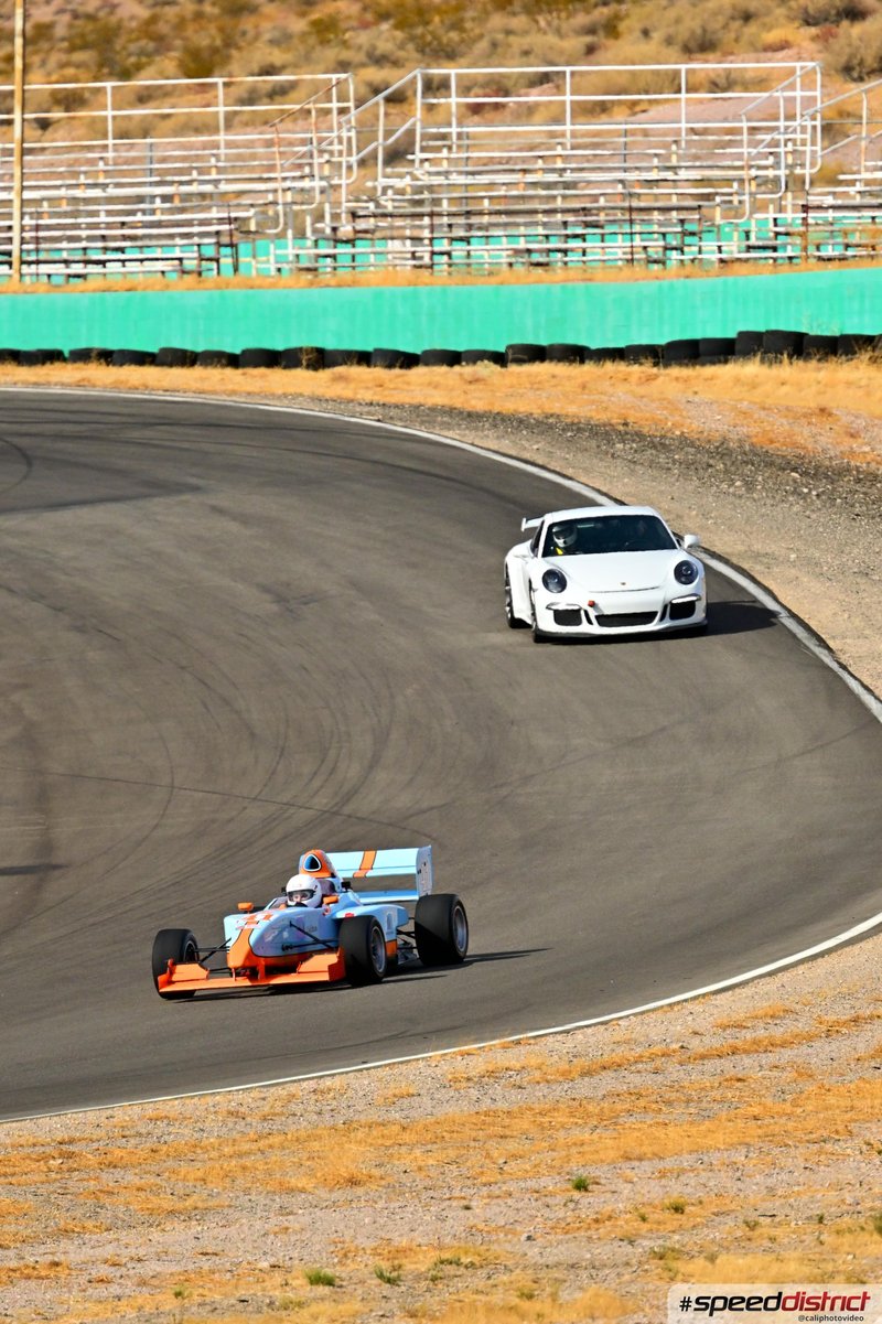 Porsche 911 GT3 RS white