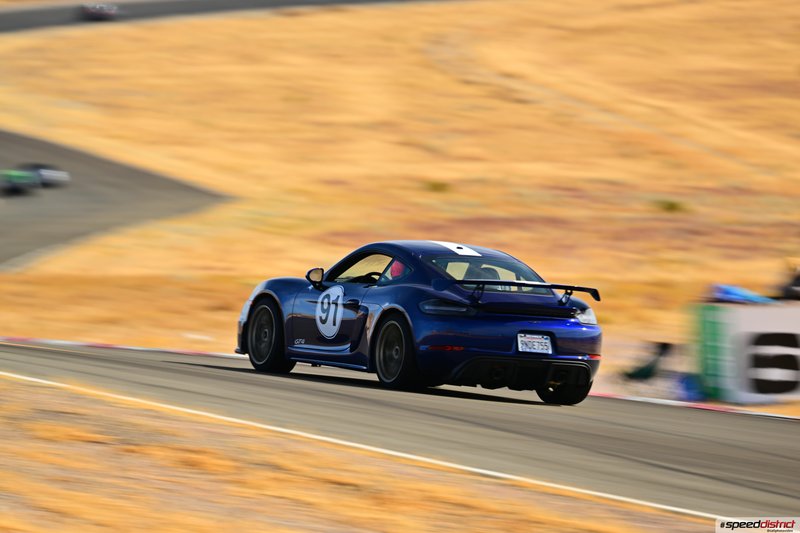 Porsche Cayman GT4