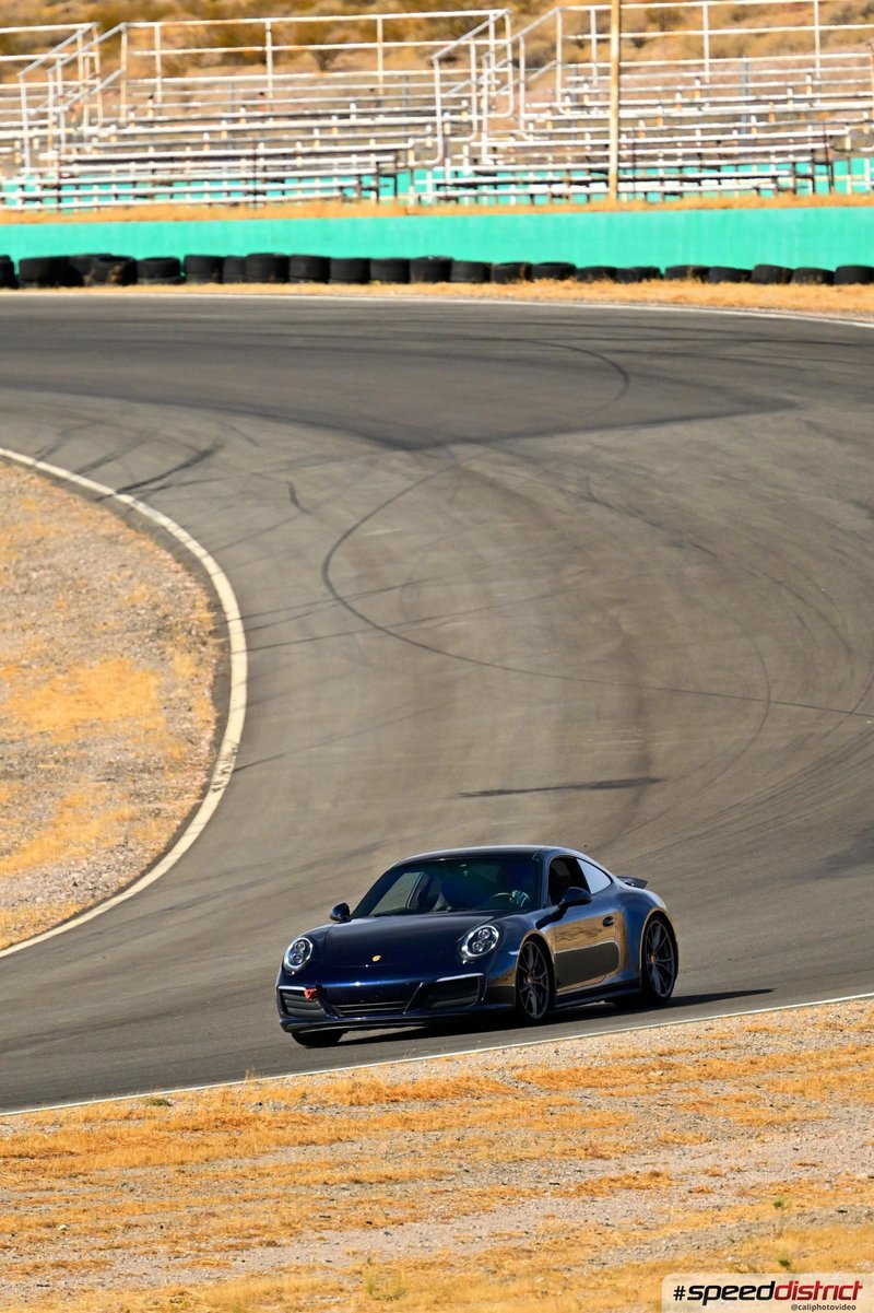 Porsche 911 GT3 blue