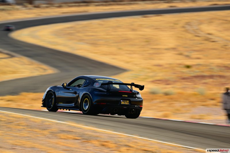 Porsche Cayman GT4 RS