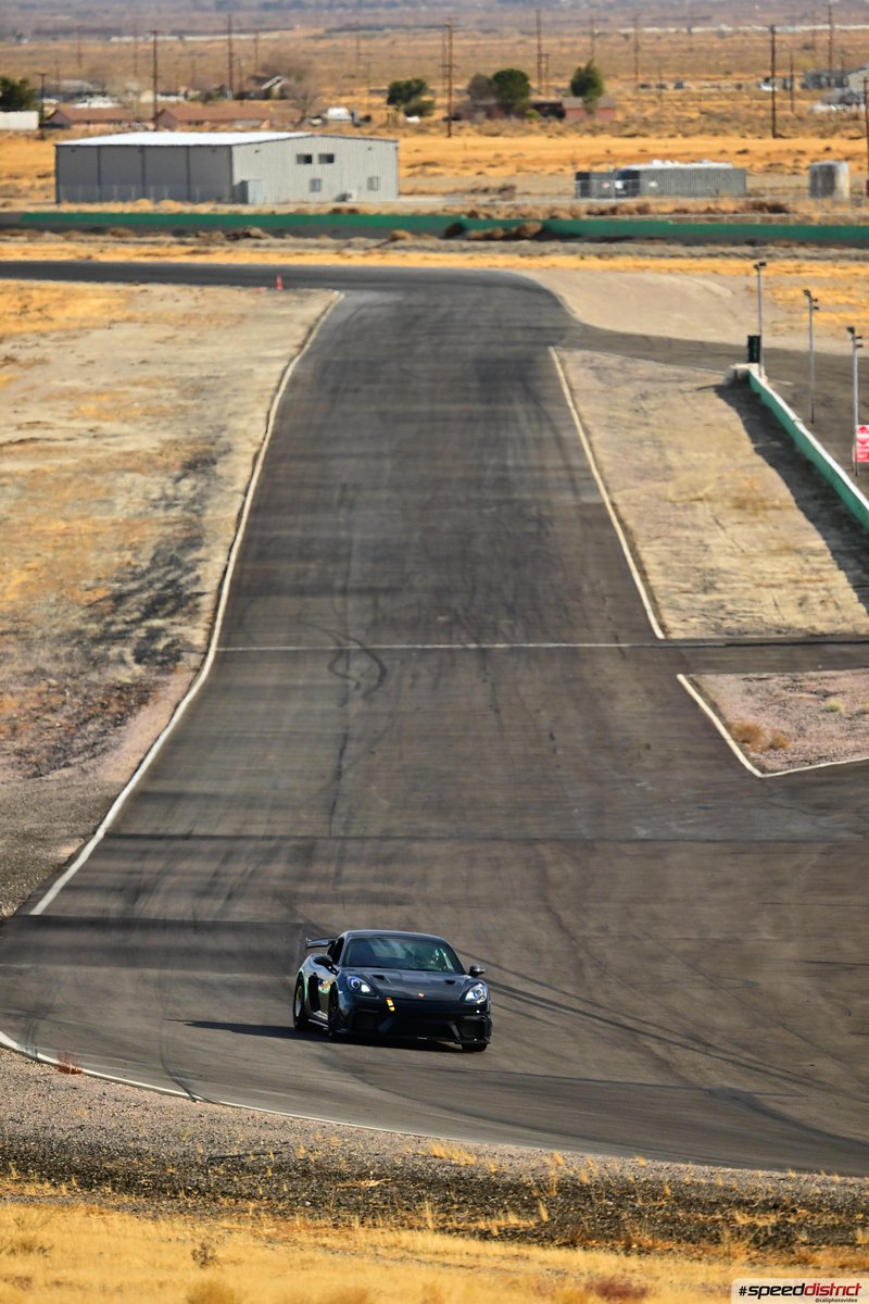 Porsche Cayman GT4 RS