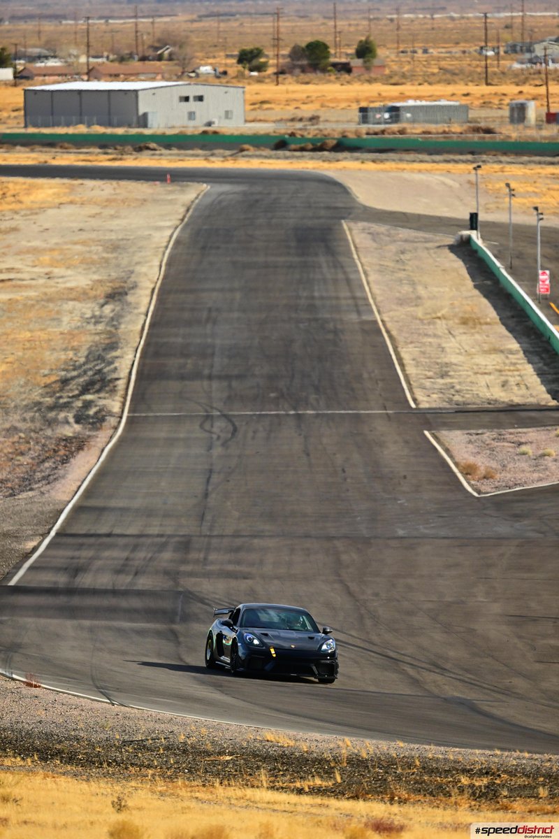 Porsche Cayman GT4 RS