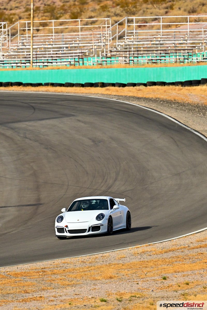 Porsche 911 GT3 RS white