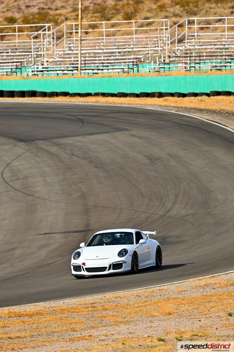 Porsche 911 GT3 white