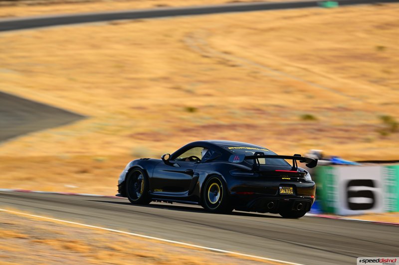 Porsche Cayman GT4 RS