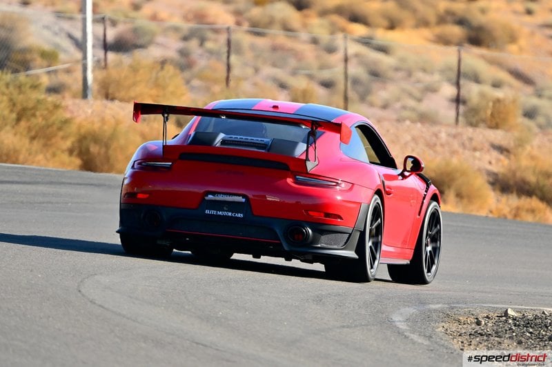 Porsche 911 GT3 RS red