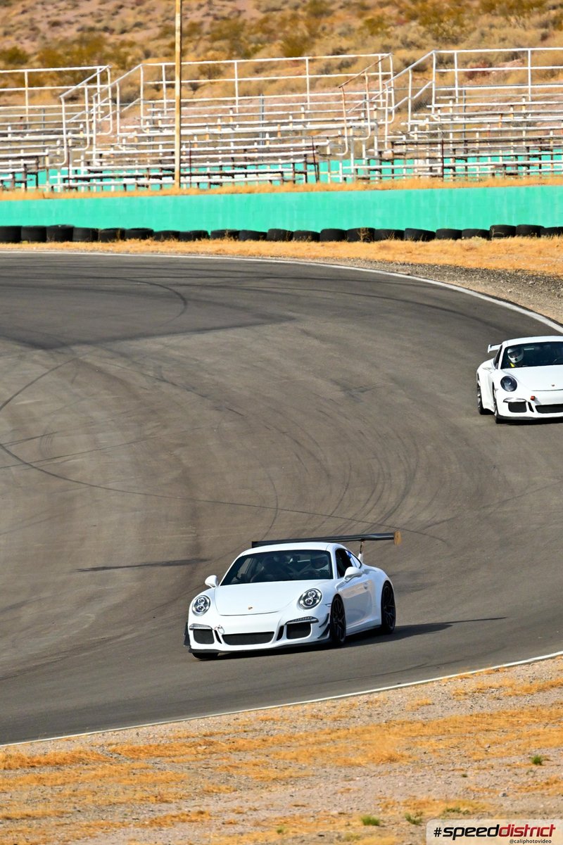 Porsche 911 GT3 RS white