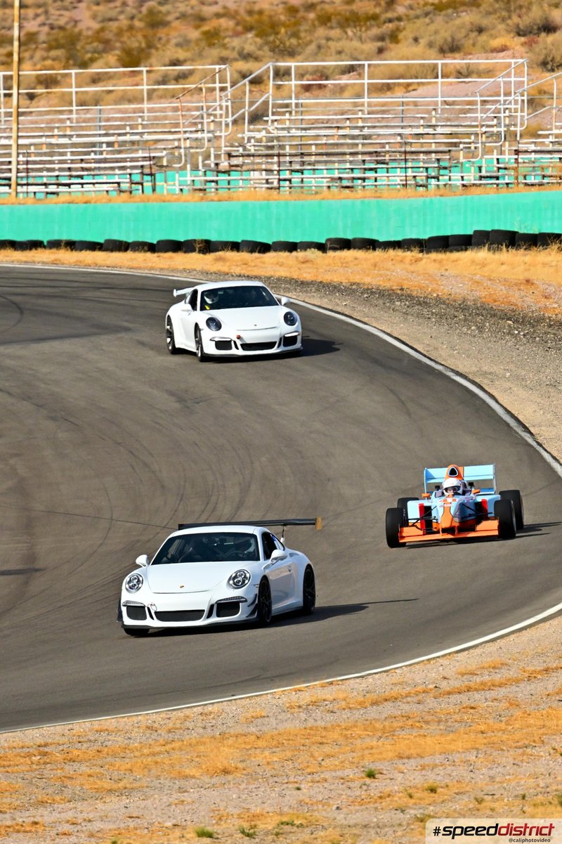 Porsche 911 GT3 white