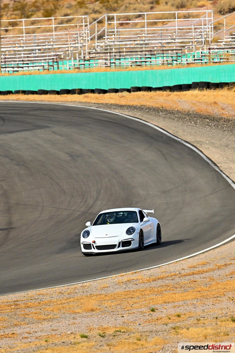 Porsche 911 GT3 white