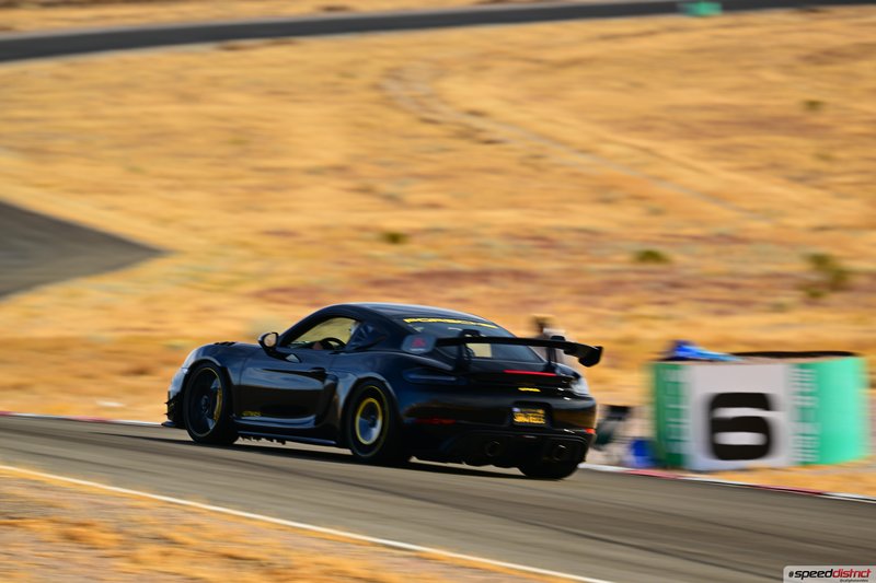 Porsche Cayman GT4 RS