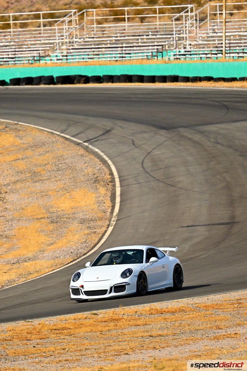 Porsche 911 GT3 white
