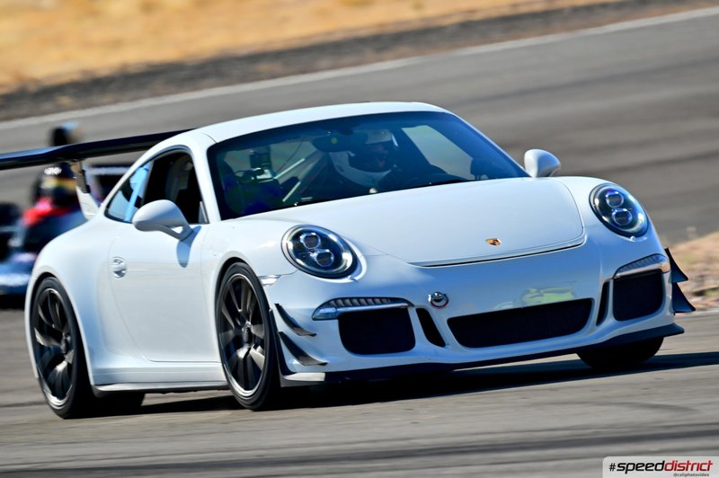 Porsche 911 GT3 white