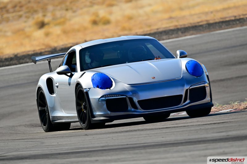 Porsche 911 GT3 RS white