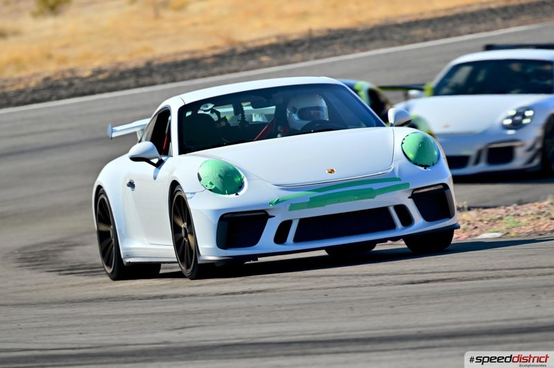 Porsche 911 GT3 RS white