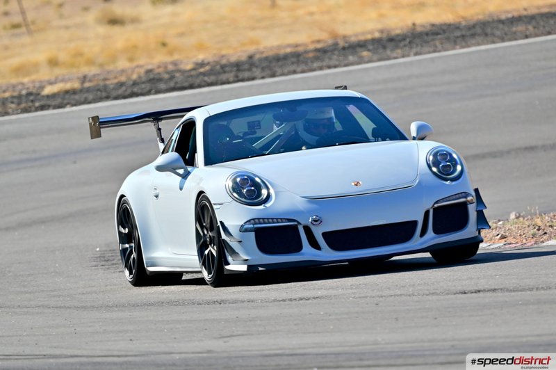 Porsche 911 GT3 white