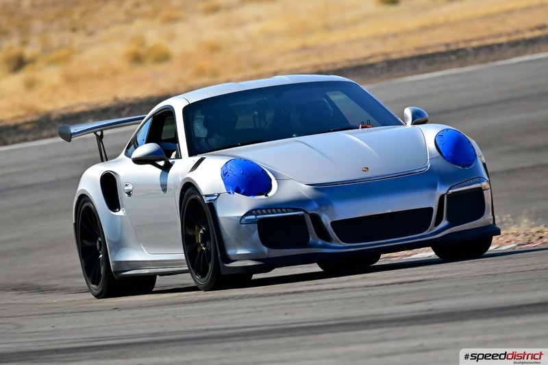 Porsche 911 GT3 RS white